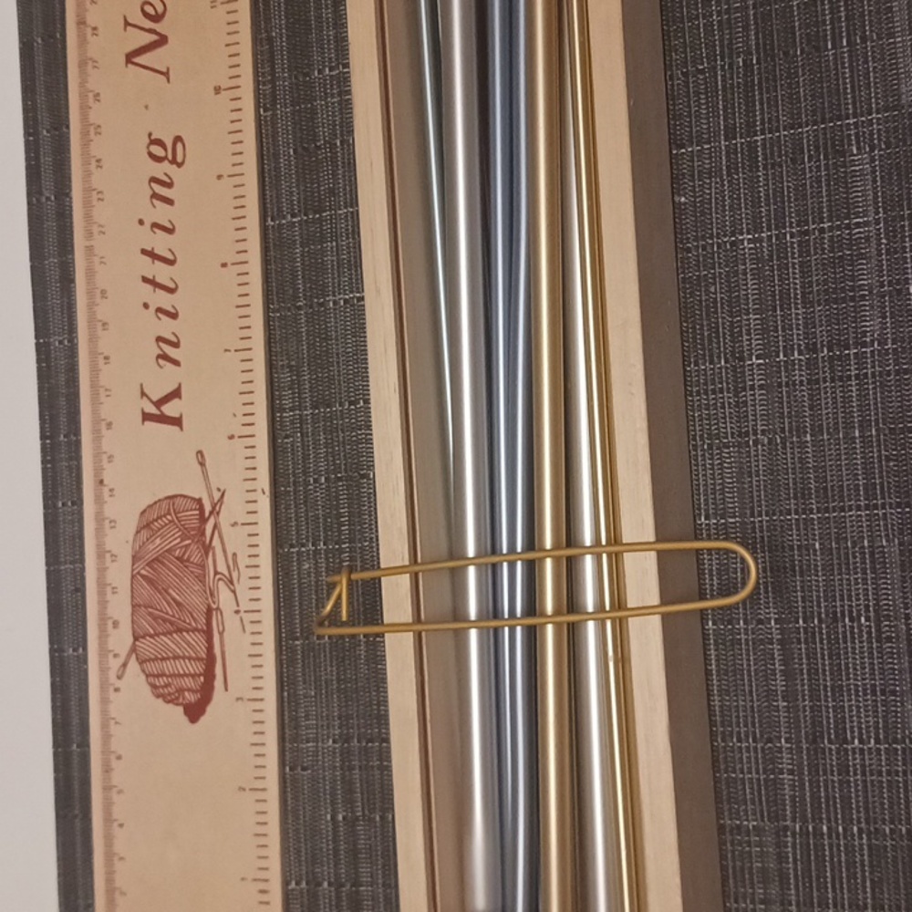 Knitting Needles Set in Wood Storage Box - Picture 5 of 5